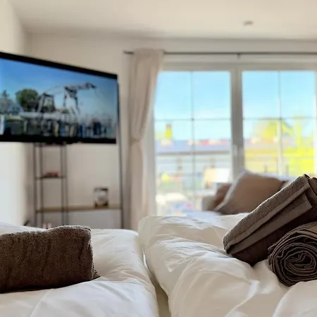 Appartement Neu! Balkon - Parkplatz Im Herzen Von